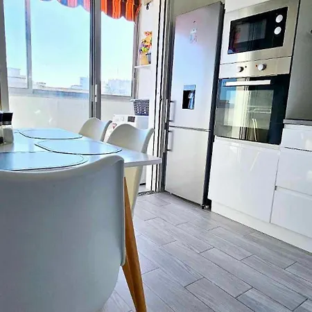 Floor With Sea View, Clim And Veranda Apartment *