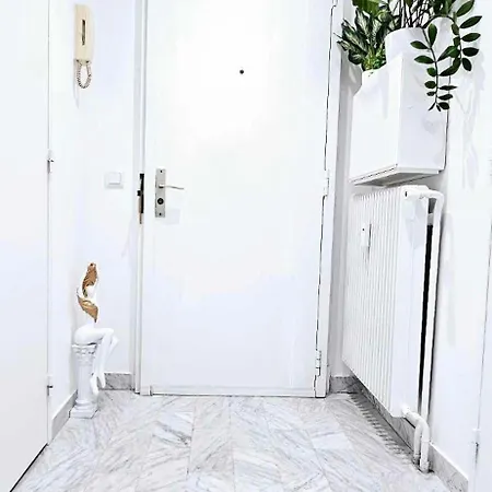 Floor With Sea View, Clim And Veranda Apartment *