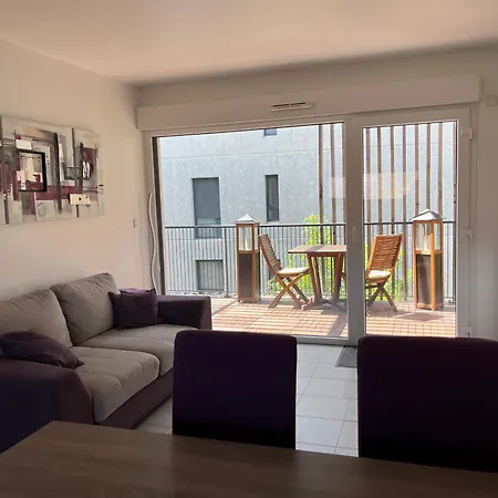 3 Pièces Au Pied De La Promenade Du Paillon Appartement Nice