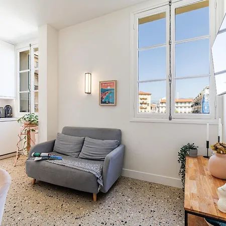 Douane - 2 Bedroom In Front Of The Port Apartment *