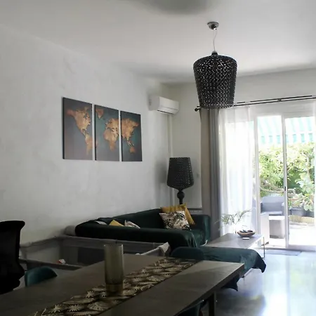 Damaky2 Apartment *