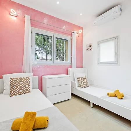 Holiday home Nissarda, Maison Nicoise Avec Vue Mer, Parking, A 5 Minutes Du Port