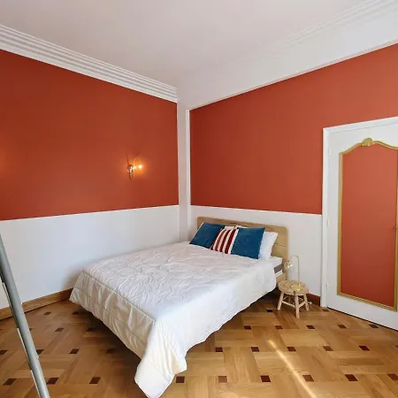 Spacious New Near Promenade Up To 6 With Ac Apartment *