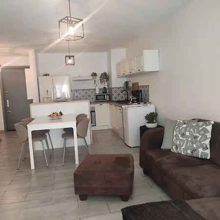 Superbe Avec Piscine L'été De Juin à Septembre Appartement