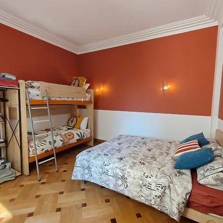 Spacious New Near Promenade Up To 6 With Ac Apartment *