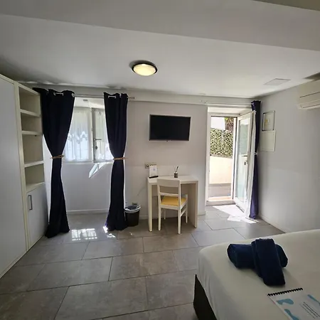 Flots D'azur Hotel 3*