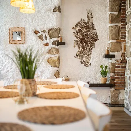 Hébergement de vacances Maison De Familiale, 5 Chambres, Terrasse, à 20 Minutes Du Centre *