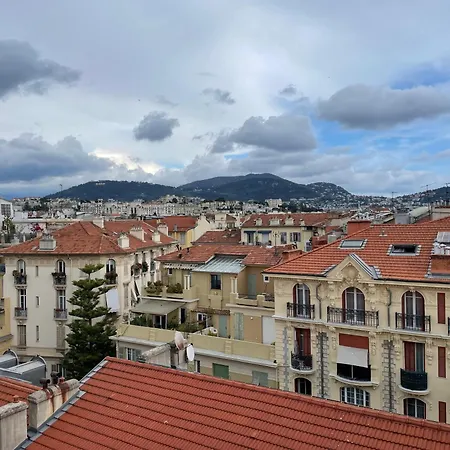 Apartment Charming Riviera Top-floor Near The Nice