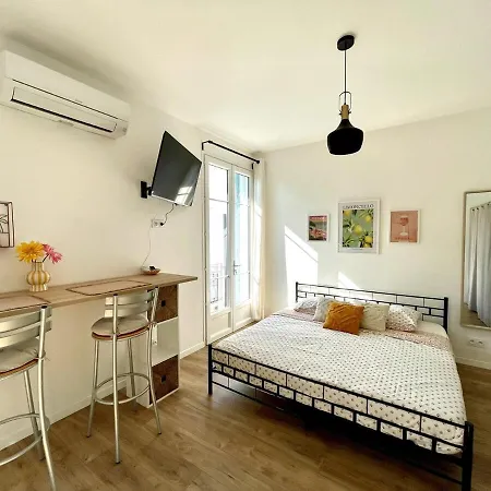 Proche Mer, Avec Terrasse Et Parking Apartment