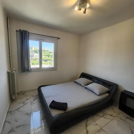 Spacieux 3 Et Balcon Appartement *