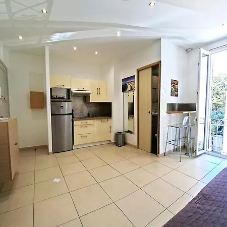 Palais Jocelyn, Cosy,moderne, Hyper Centre, 3 Min A Pieds Et Vieux Apartment