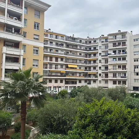 Calif, Face Tram Proche Appartement *