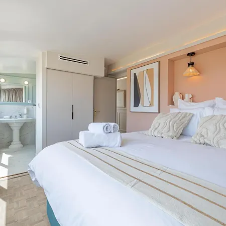 Luxurious Penthouse, 2 Bedroom Suites, 3 Spacious Terraces, Gorgeous Views Of Mountains And Sea, * Nice