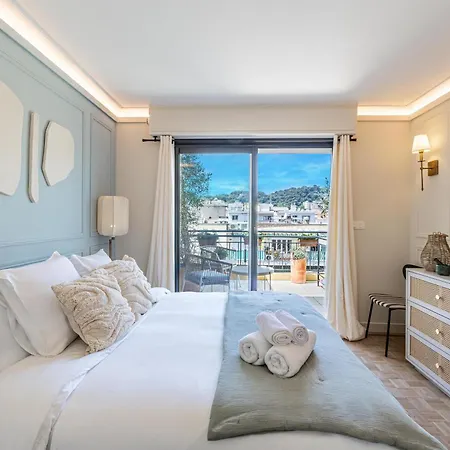 Luxurious Penthouse, 2 Bedroom Suites, 3 Spacious Terraces, Gorgeous Views Of Mountains And Sea, Appartement *