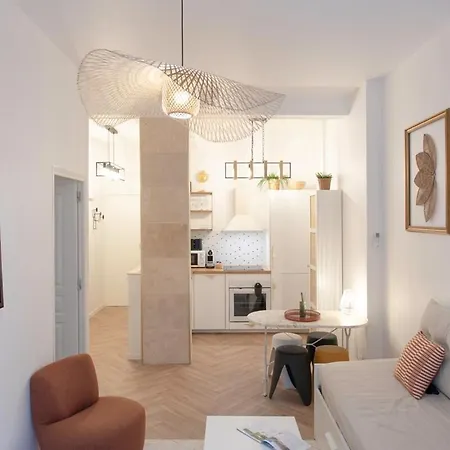 #55 Staywizus - Sun Terrace Ac & Wifi 10mins Walk To Sea & Oldtown Appartement