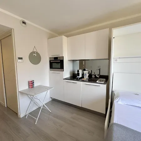 Appartement Riviera Côte D'azur - Old Town - Ac - Sea View - 50m Promenade Des Anglais- La Maison Linda Nice