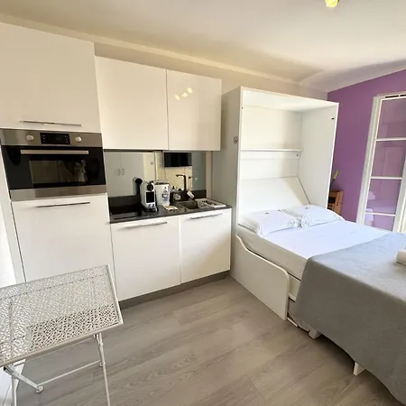 Appartement Riviera Côte D'azur - Old Town - Ac - Sea View - 50m Promenade Des Anglais- La Maison Linda 3*