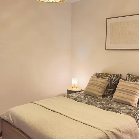 Apartment Charming And Spacious Two-room With Terrace