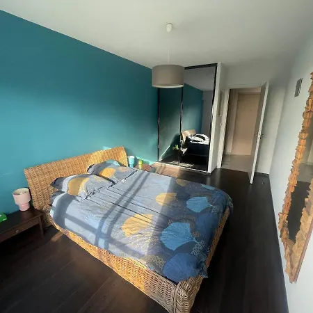 Large 2-room Bright Sea View Near Airport Appartement
