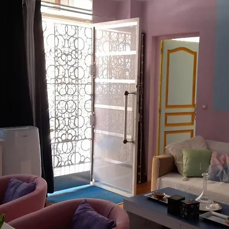 Couette-café Exclusive Dans 2 Pieces 40 M2 Atypique Original Dans Grande Structure Type D'hote 80 M2 200 M Promenade Des Sejour Nice