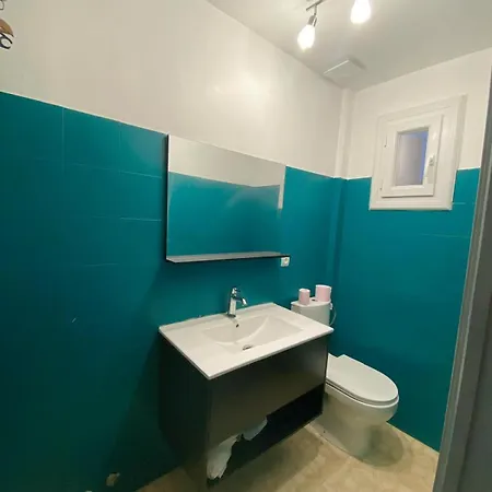 Charming House Near Center With New Air Conditioner *