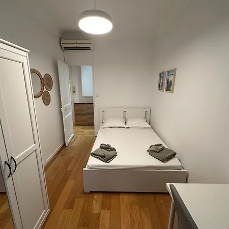 3 Bedroom Center Apartment *