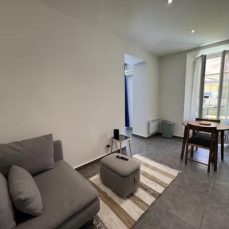 Apartment T2 Risso *