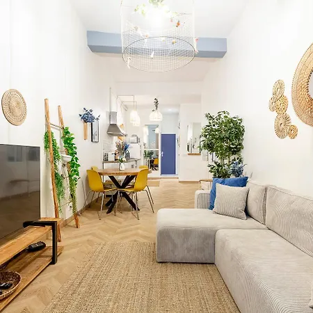Portable Ac Boho Chic In Old Town Apartment