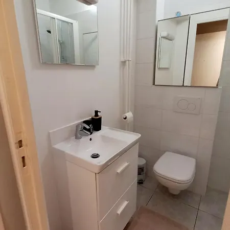Apartment Charming With Terrace In *