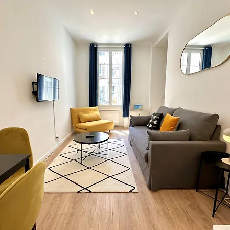 Centre Na Apartment *