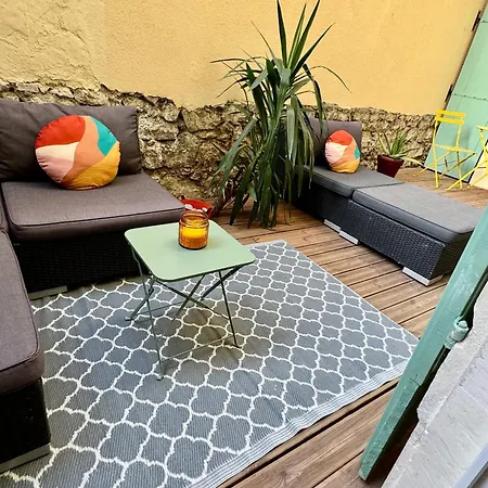 Apartment Joli 2 Pieces Avec Terrasse En Centre