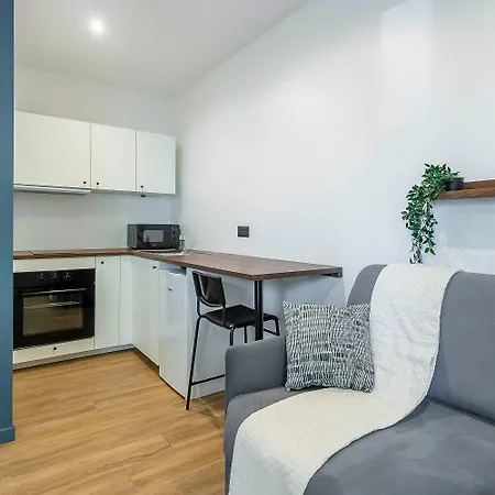 Appartement Maska - Avec Terrasse Proche Et Aéroport De Nice