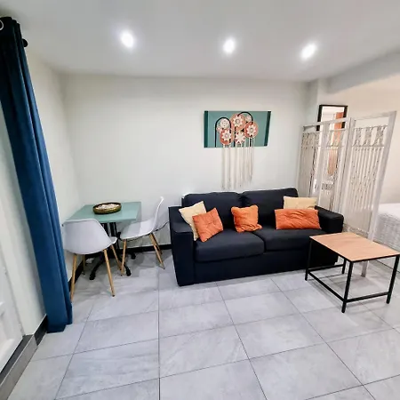 Apartment Spacious Full Of Charm, Recently Updated *