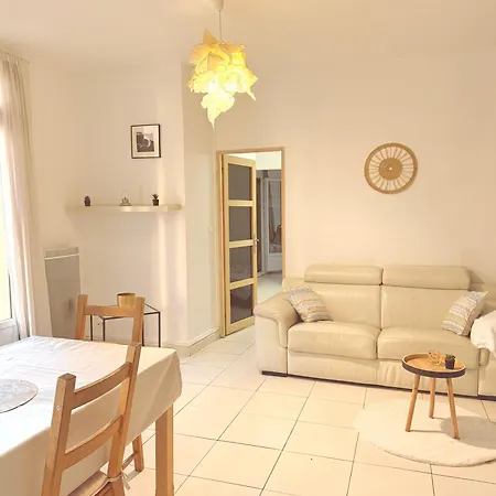 3 Pièces Près Du Port De Appartement Nice