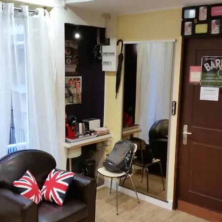 Bonaparte, Bienvenue Dans Le Quartier Du Port, Le Quartier De Avec Son Ambiance Estivale Qui Respire Les Vacances, Rafraîchissement Garantie Pour Arrivée Toute En Douceur *