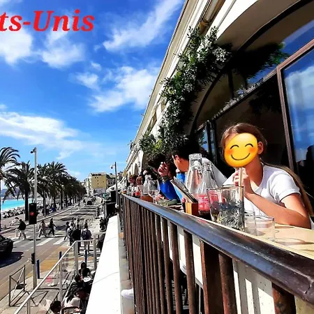 Bonaparte, Bienvenue Dans Le Quartier Du Port, Le Quartier De Avec Son Ambiance Estivale Qui Respire Les Vacances, Rafraîchissement Garantie Pour Arrivée Toute En Douceur Appartement *