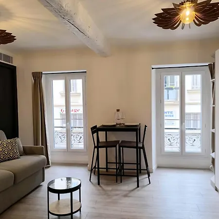 Apartment Seytour Place *