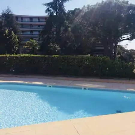Famous Vacation