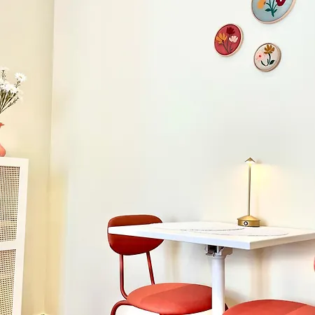 Le Petit - 4 Studios, 2 With Private Terrace - Centre Apartment *