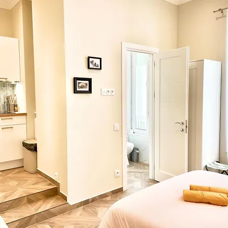 Le Petit - 4 Studios, 2 With Private Terrace - Centre * Nice