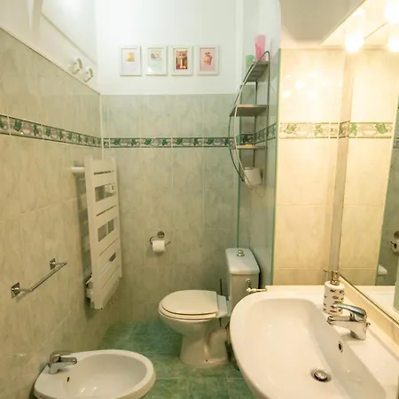 Apartment Joli 2 Pieces Climatise A 150m De La *