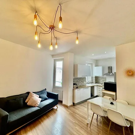 3 Pieces Port Smolett Apartment *