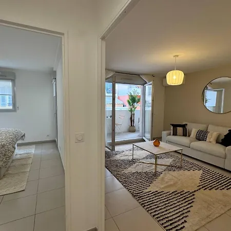 T2 - - Place Du Pin - Papon Apartment