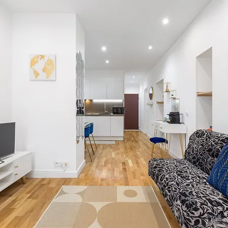 Renting - 5 Massena - Elegant Air-conditioned Cocoon Quiet Patio Massena