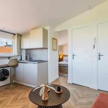 12, Boulevard Jean Jaures - * Nice