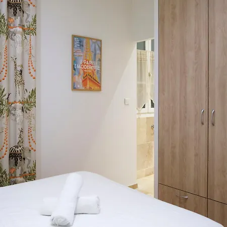 Beautiful Provencal Apartment, Fully Equipped, 300m Away - Fontaine 3