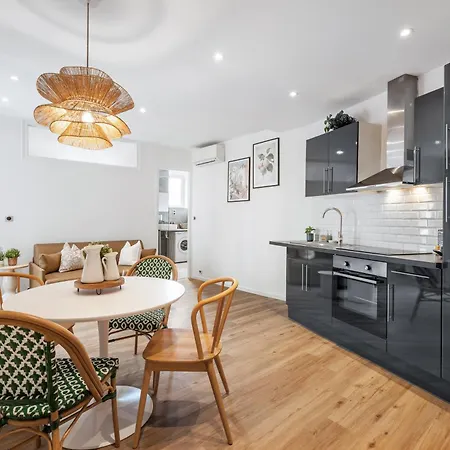 Apartment Renting - 35 Massena - Architect Flat Ultimate Charm Massena Center