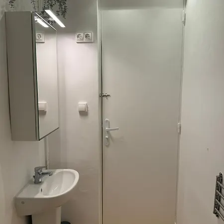 2 Pièces Proche *