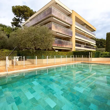 Luxury Residence, Garden Level With Sea View And Swimming Pool, 2bedroom Of Approximately 85 Square Meter And Private Garden * Nice