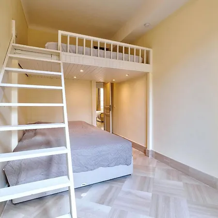 Elegant In Centre With Grand Terrace Appartement *